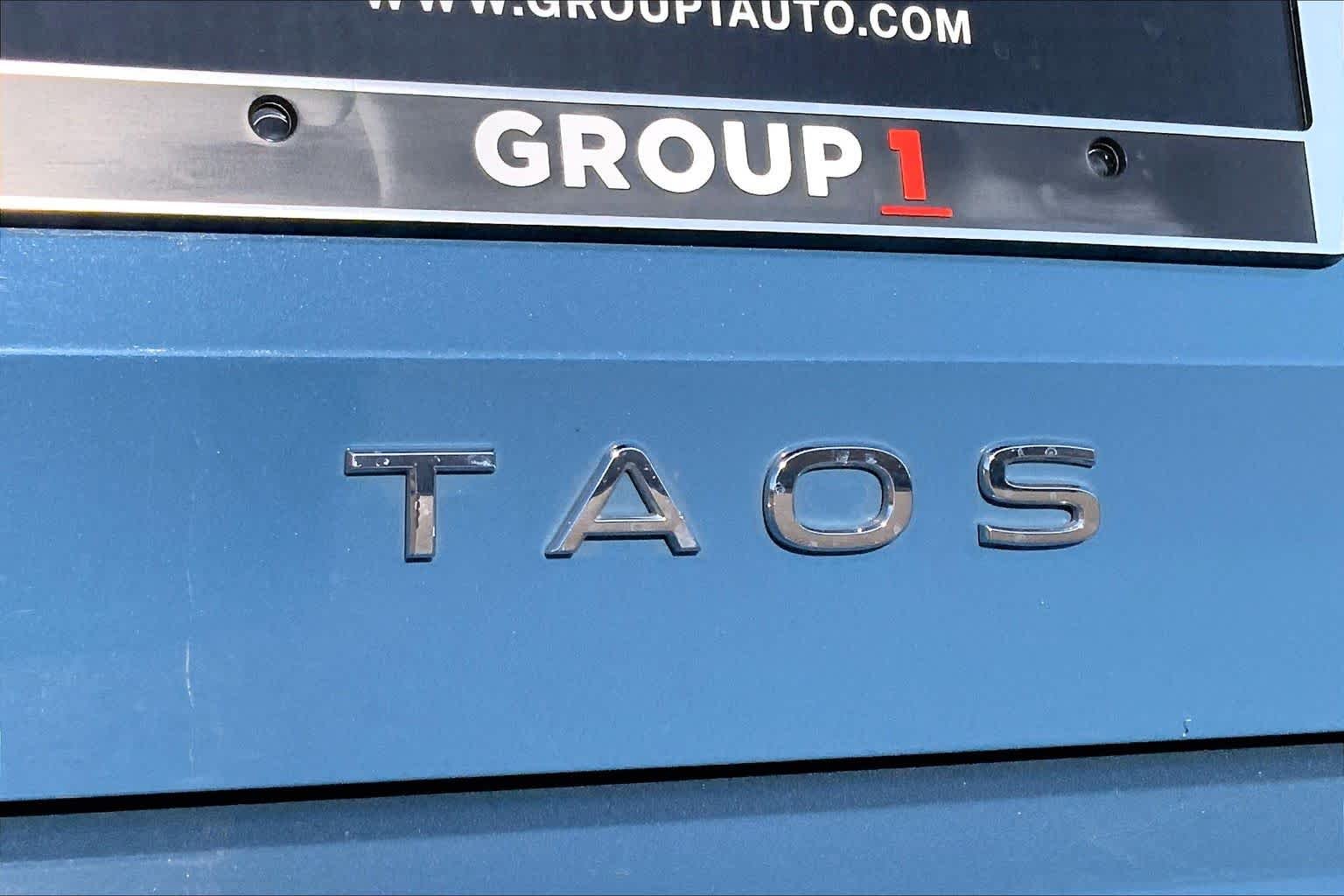 Used 2026 Monterey Blue Pearl Volkswagen SE image 10