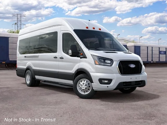 New 2027 Oxford White Ford XLT image 4