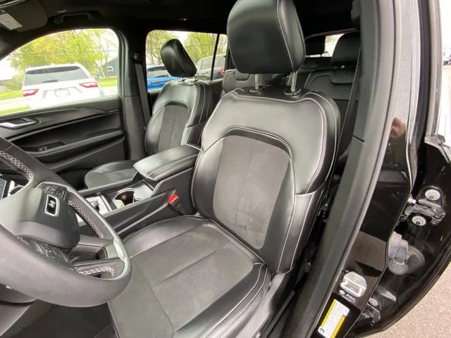 Used 2025 Black Jeep Altitude X image 10