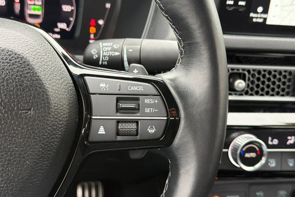 Used 2025 Platinum White Pearl Honda Sport Touring image 31