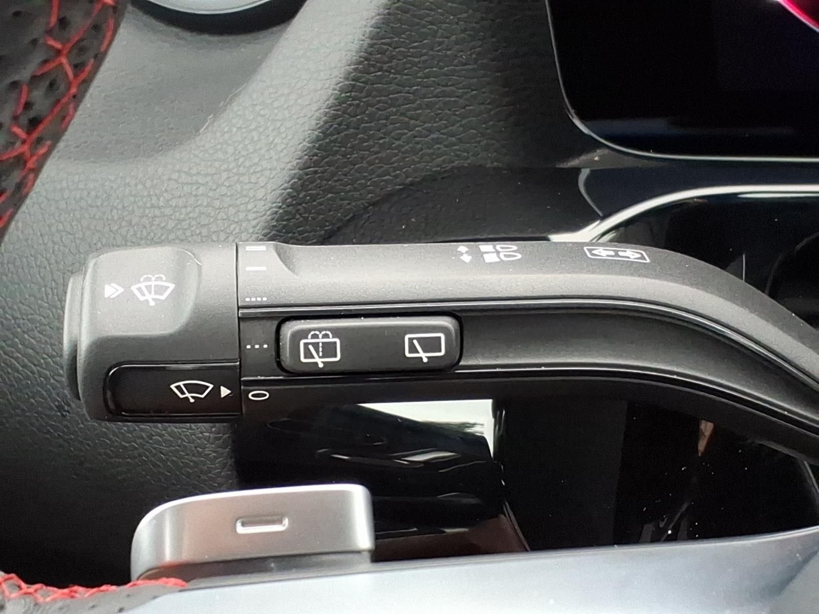 Used 2025 Red Mercedes-Benz GLA 250 image 28