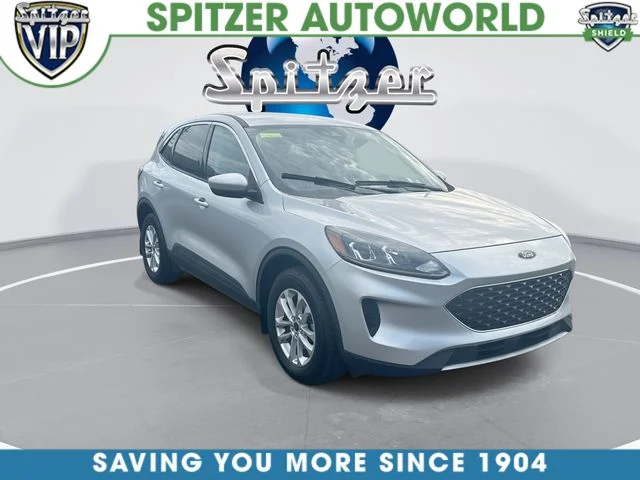 Used 2020 Silver Ford SE image 2