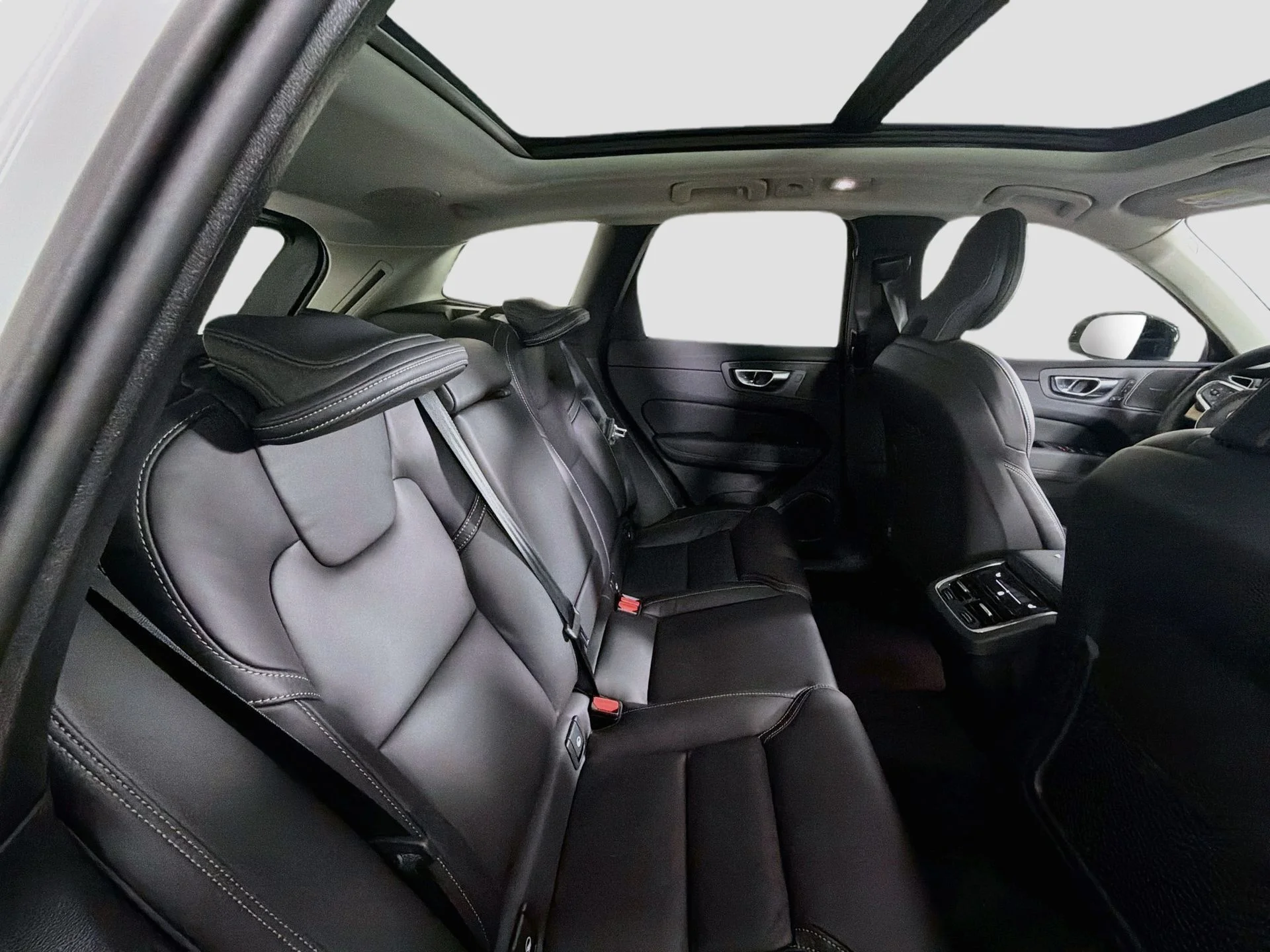 New 2026 Crystal White Volvo Ultra image 29