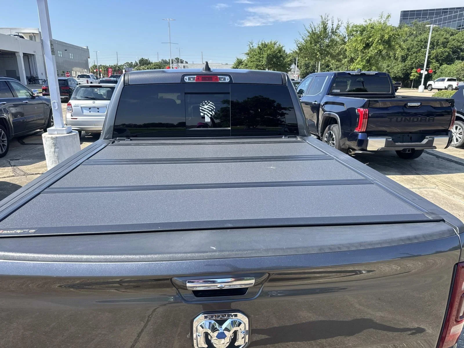 Used 2021 Granite Crystal Metallic Clearcoat Ram Laramie image 13