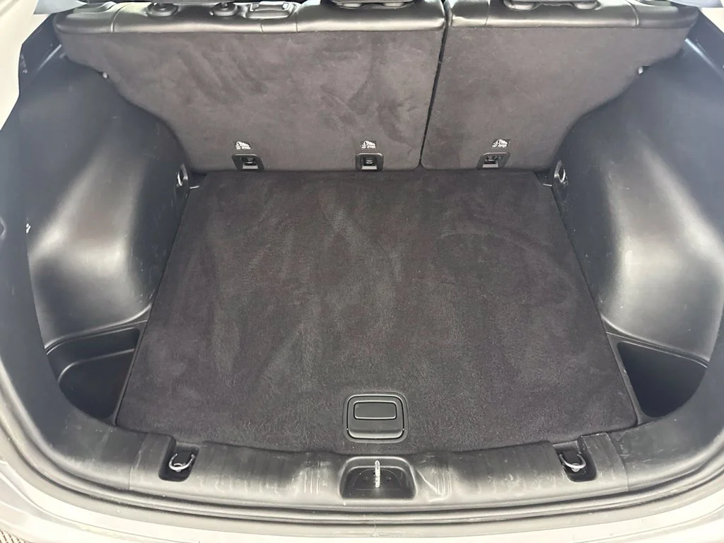 Used 2019 Silver Jeep Trailhawk image 28