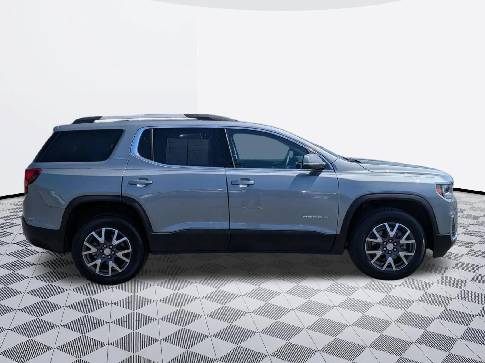Used 2023 Sterling Metallic GMC SLE image 4
