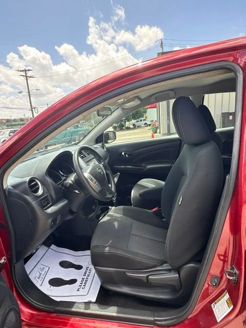 Used 2019 Red Nissan 1.6 SV image 12