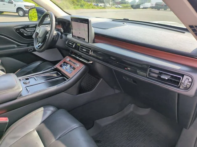 Used 2021 Silver Lincoln Reserve image 37