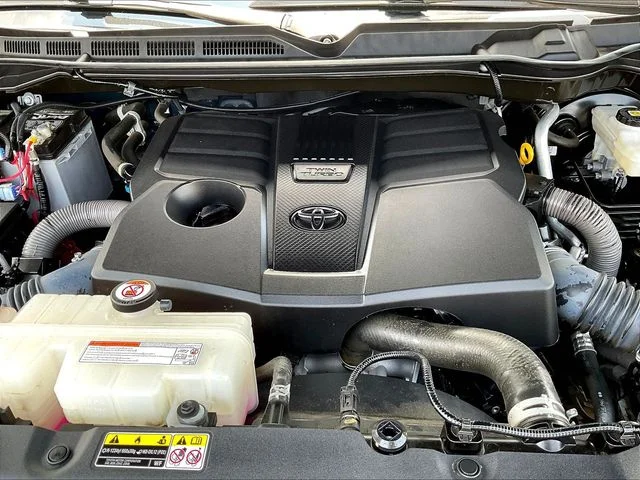 Used 2023  Toyota SR5 image 32