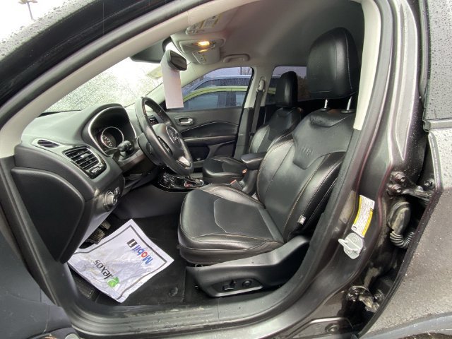 Used 2019 Gray Jeep Limited 4x4 image 11