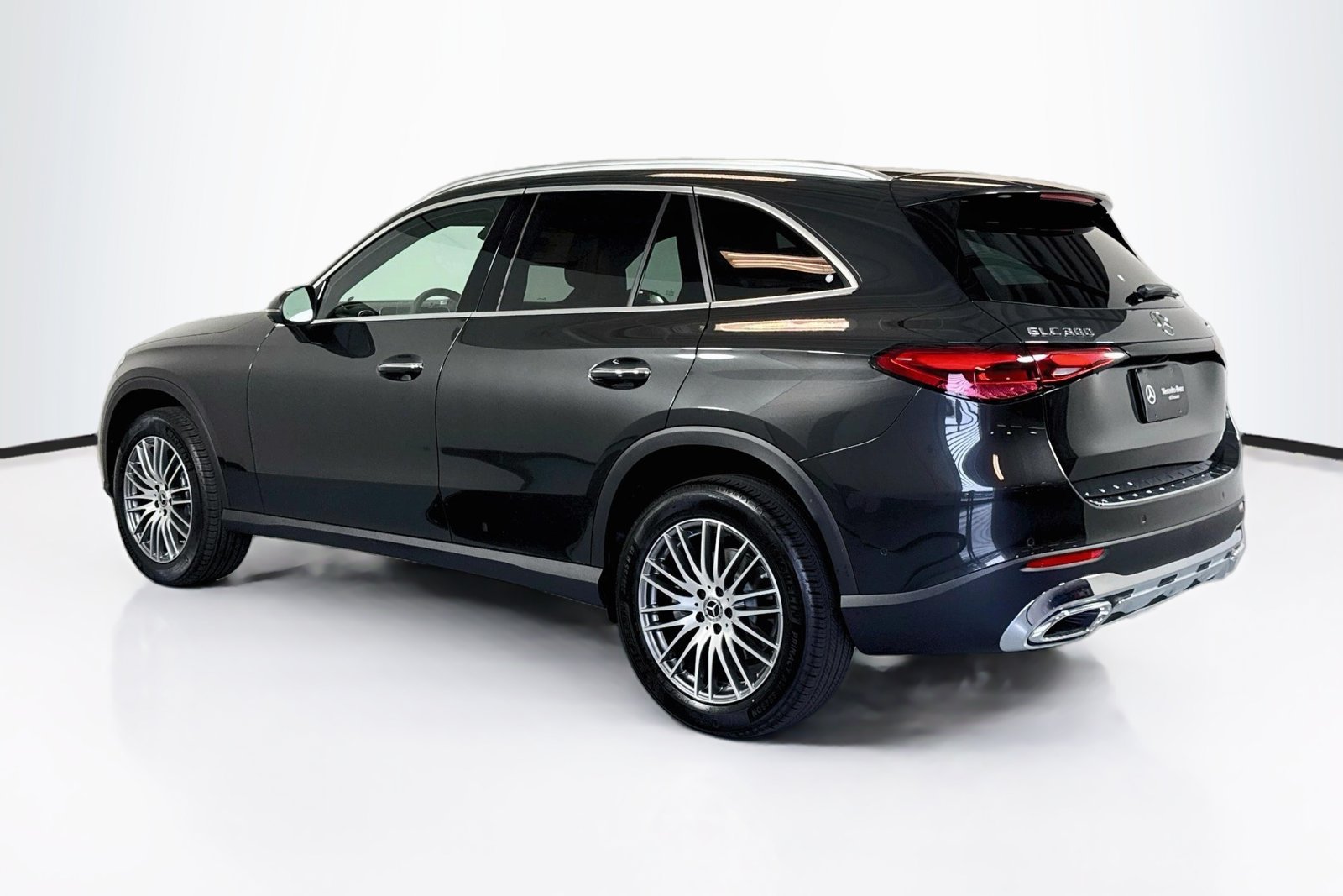 New 2026 Graphite Grey Metallic Mercedes-Benz GLC 300 image 7