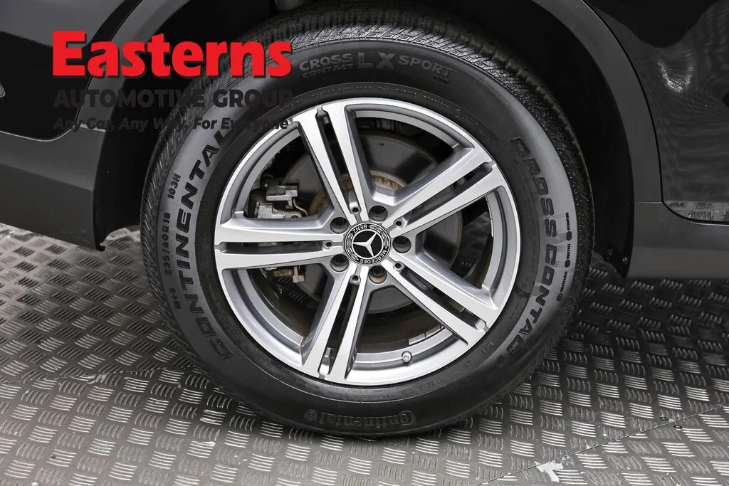 Used 2021 Black Mercedes-Benz GLC 300 image 31