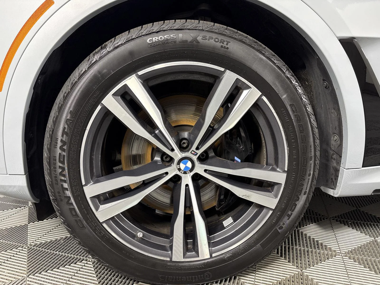 Used 2024 Brooklyn Grey Metallic BMW M60i image 4