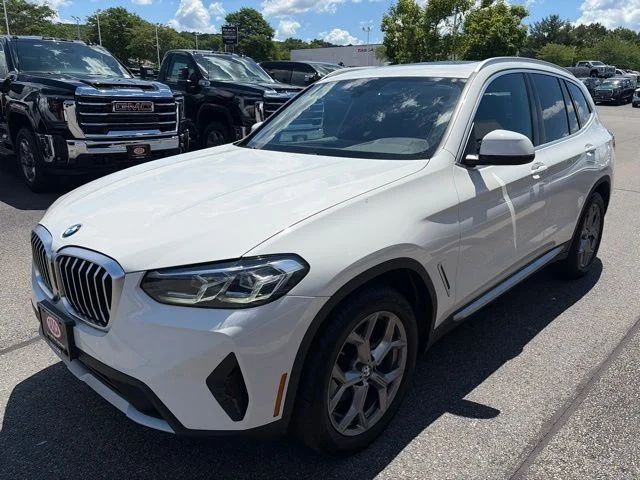 Used 2023 White BMW xDrive30i image 7