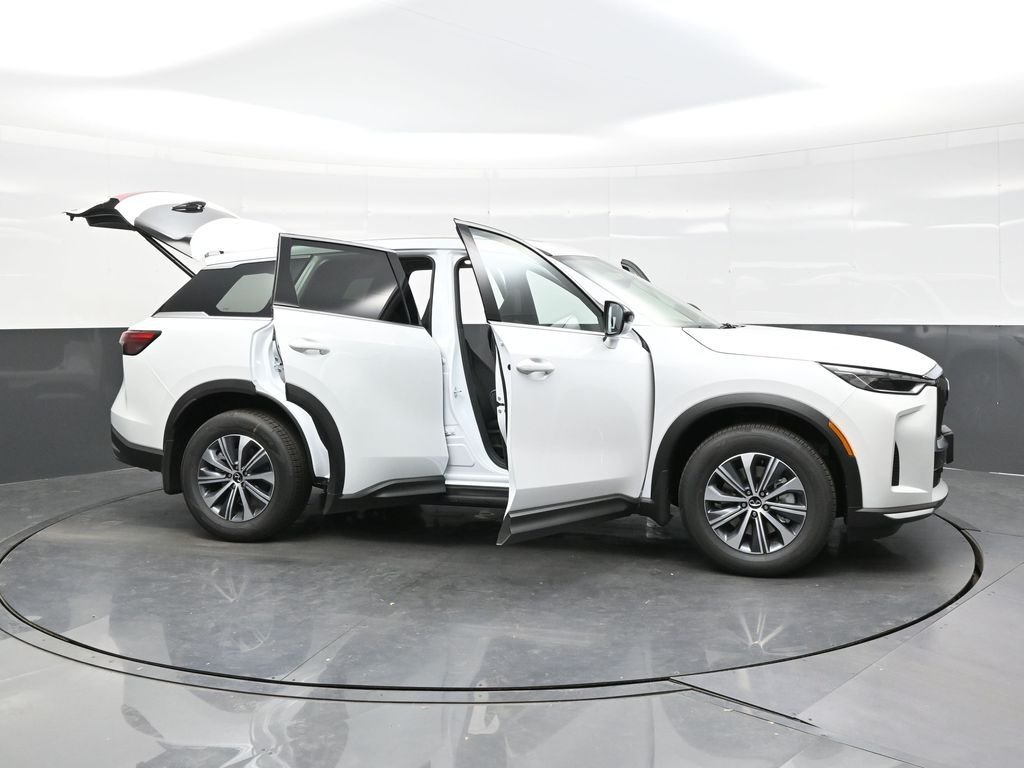 New 2027 RADIANT WHITE INFINITI Pure AWD image 54