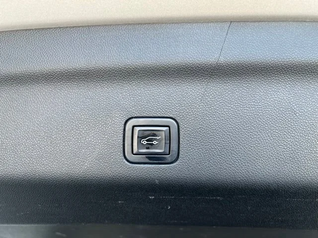 Used 2022 Empire Beige Metallic Chevrolet RST image 39