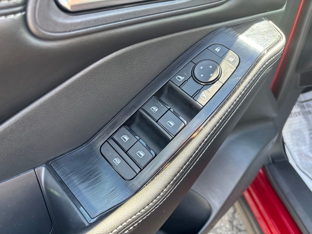 Used 2023 Red Nissan SV image 18