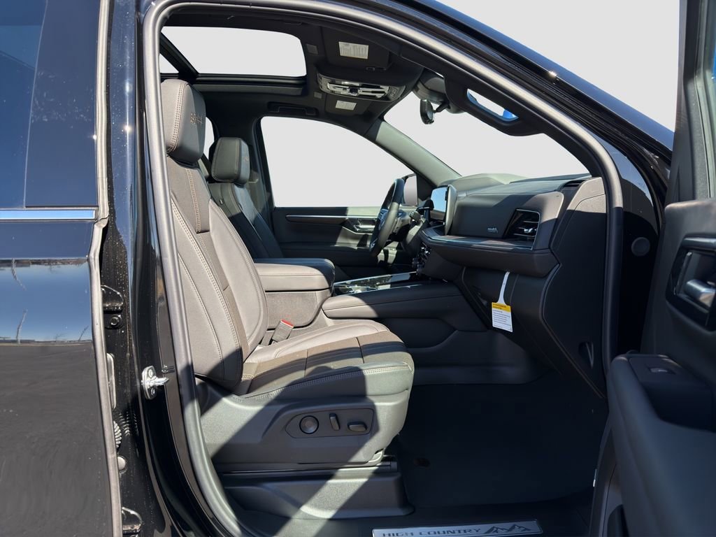 2026 Chevrolet Suburban High Country - Photo 15