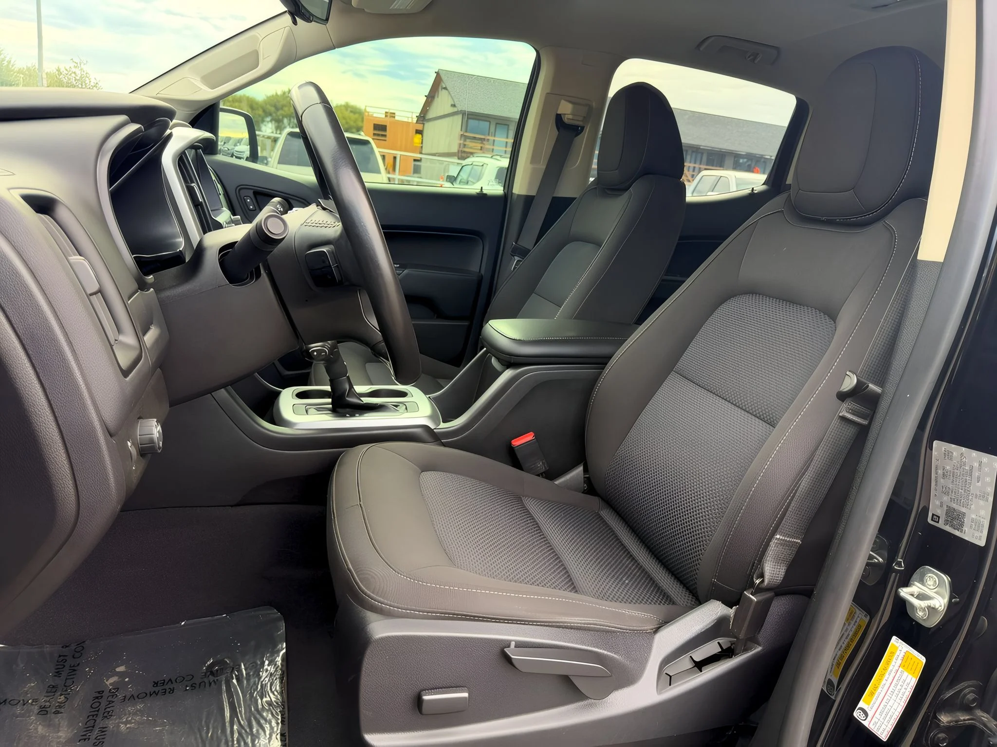 2020 Chevrolet Colorado LT - Photo 16