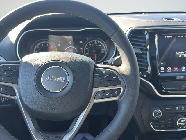 Used 2022 Gray Jeep Limited image 17