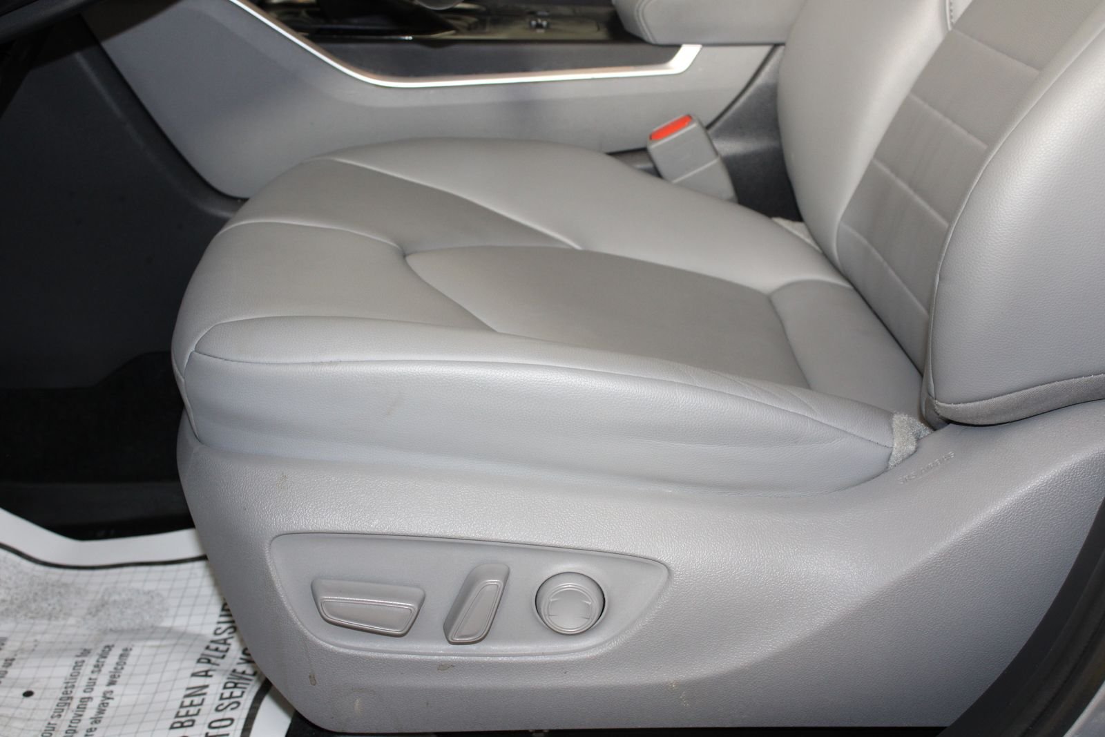 Used 2023  Toyota XLE image 11