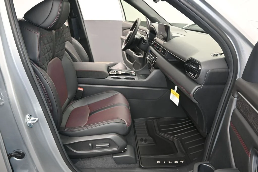 New 2026 Solar Silver Metallic Honda Black Edition image 23