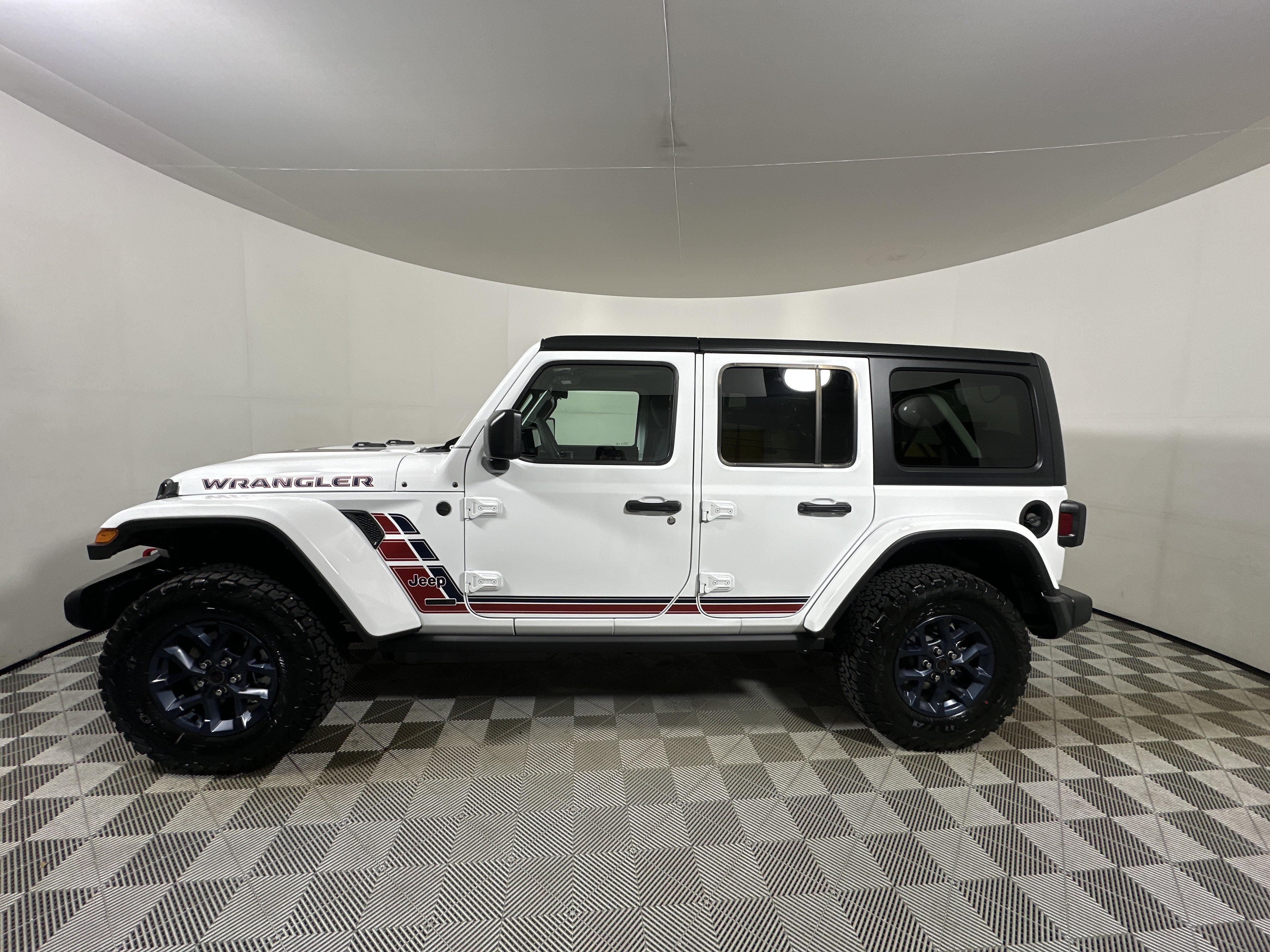 New 2026 Bright White Clearcoat Jeep  image 4