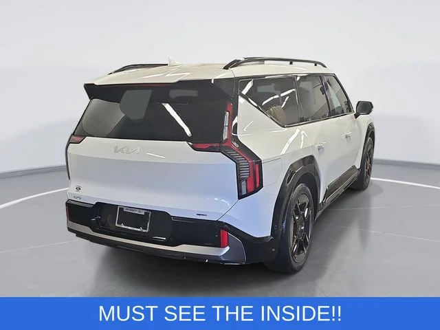 Used 2024 White Kia GT-Line image 3