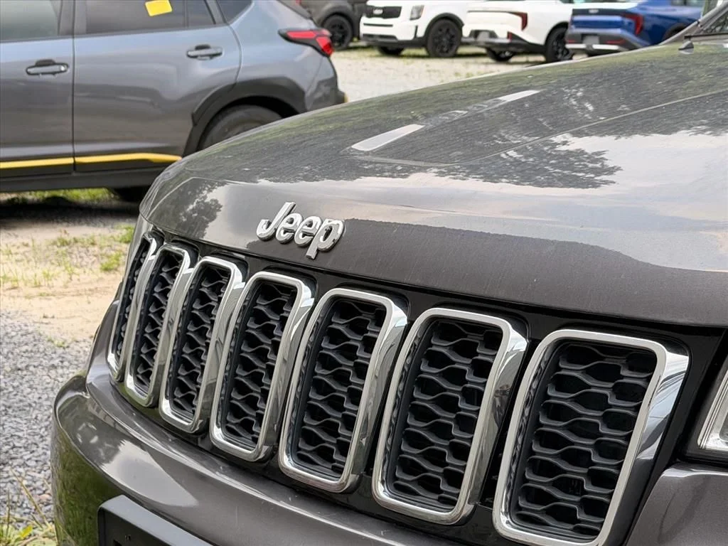 Used 2020 Gray Jeep Limited image 5