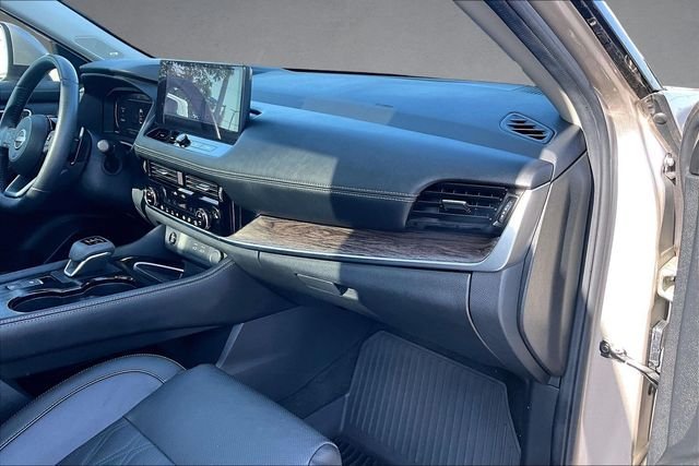 Used 2024 Gold Nissan Platinum image 13