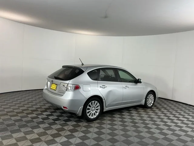 Used 2011 Silver Subaru 2.5i image 5