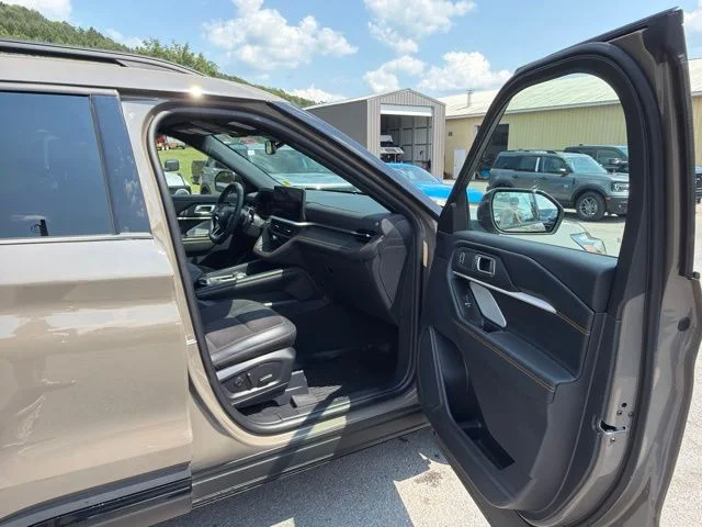 Used 2026 Gray Ford Tremor image 28