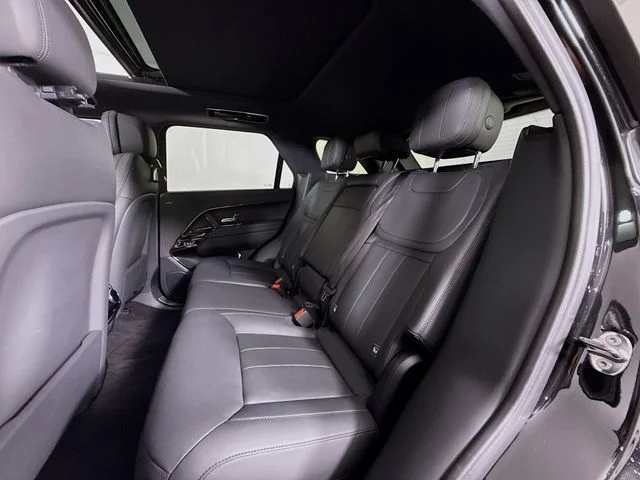 Used 2024 Black Land Rover Dynamic SE image 24