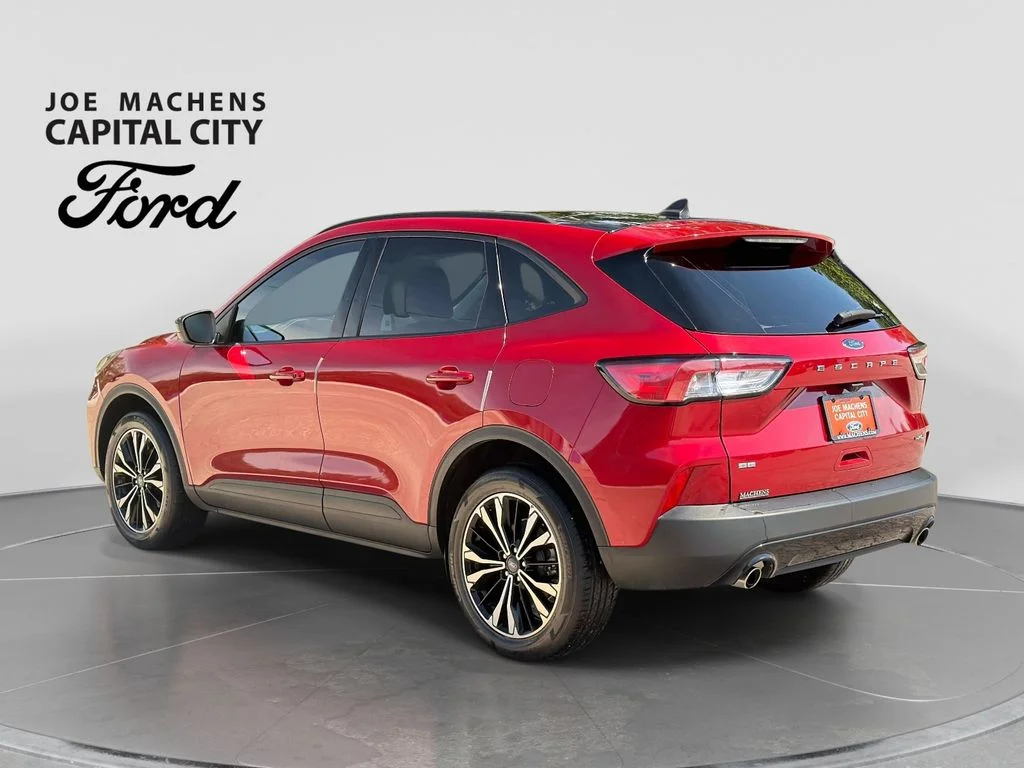 Used 2022 Rapid Red Metallic Tinted Clearcoat Ford SE image 7