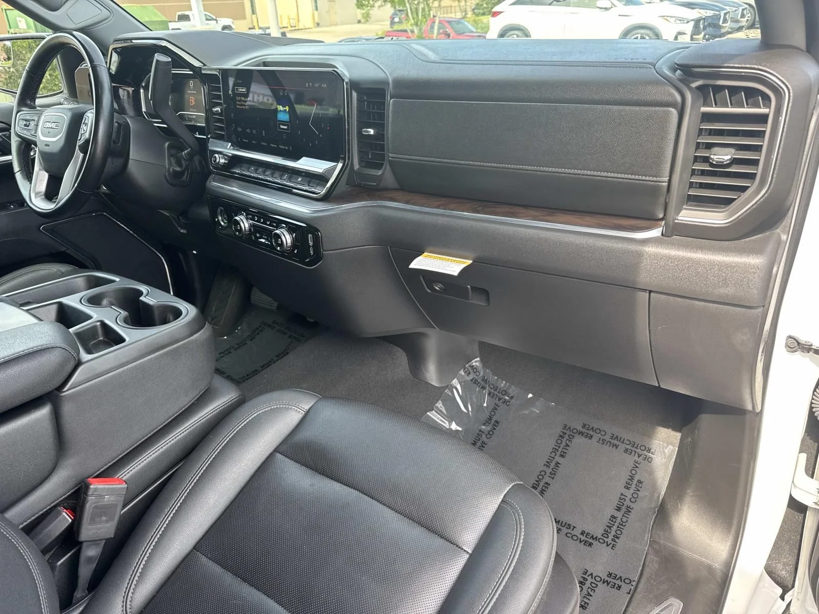Used 2024 White GMC SLT image 11