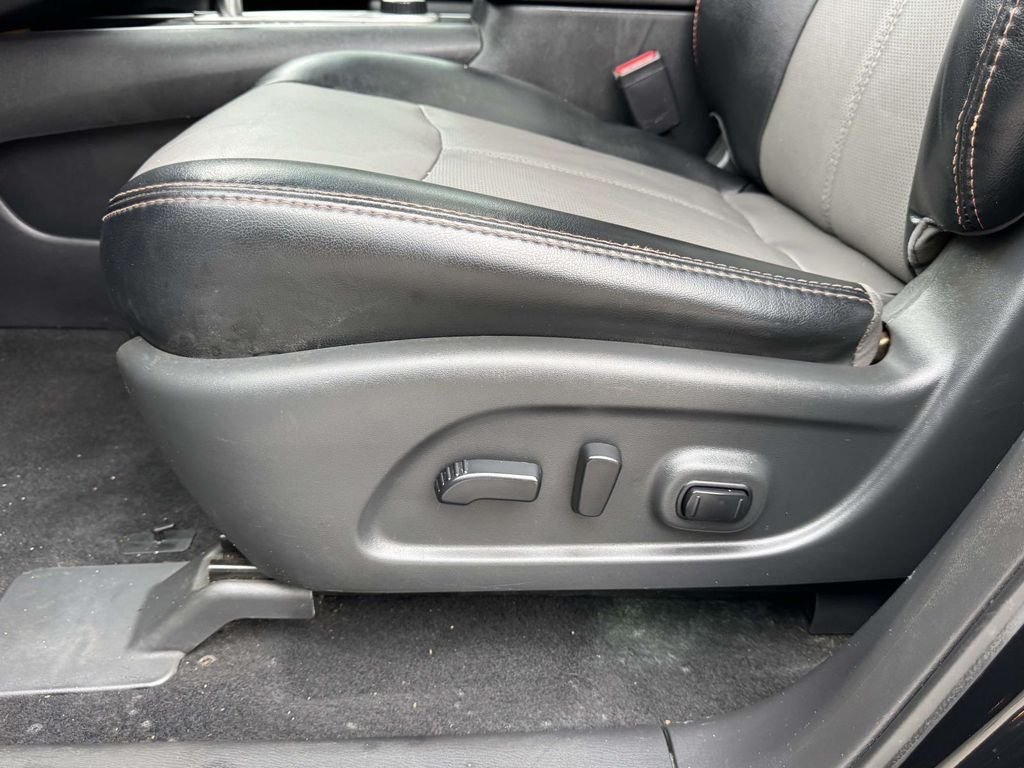 Used 2020 Black Nissan SL image 19