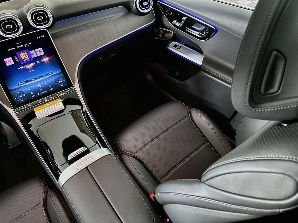 New 2026 Polar White Mercedes-Benz GLC 300 image 25