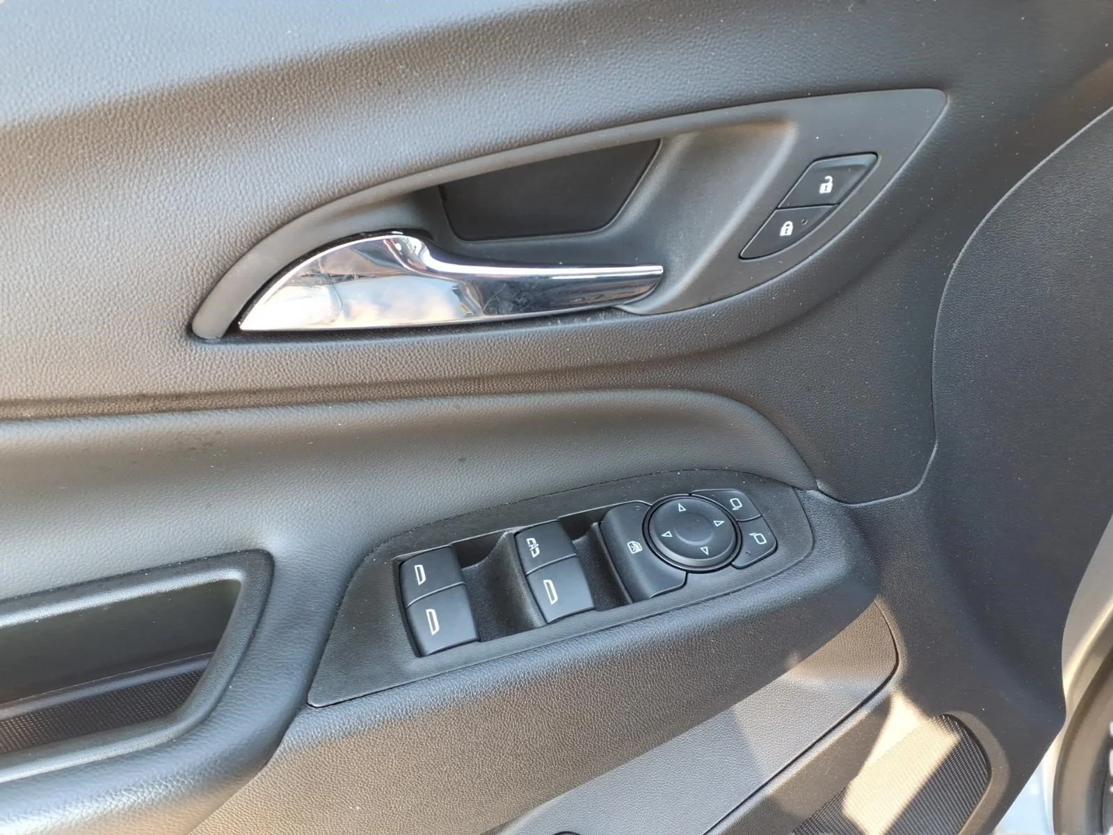 Used 2024 Sterling Gray Metallic Gxd Chevrolet LT image 13