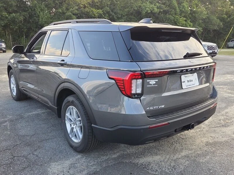 New 2026 Carbonized Gray Metallic Ford Active image 11