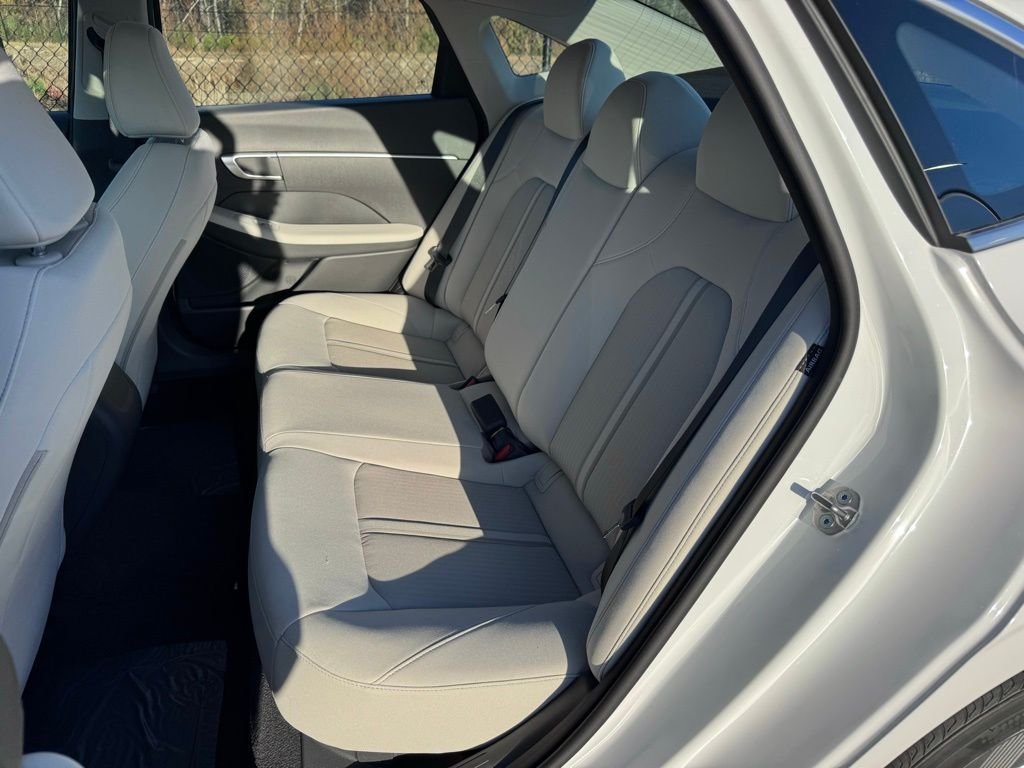 Used 2026 White Hyundai SE image 17