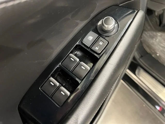 Used 2018 Black Mazda Grand Touring image 7