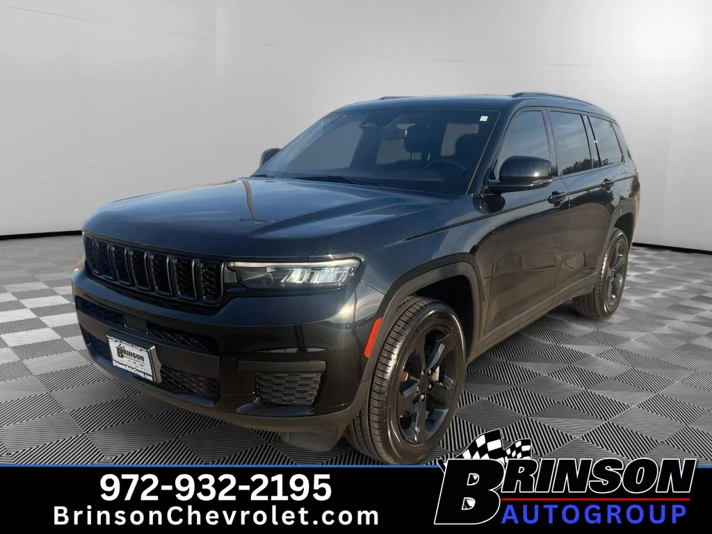 Used 2021 Diamond Black Crystal Pearlcoat Jeep Altitude image 1