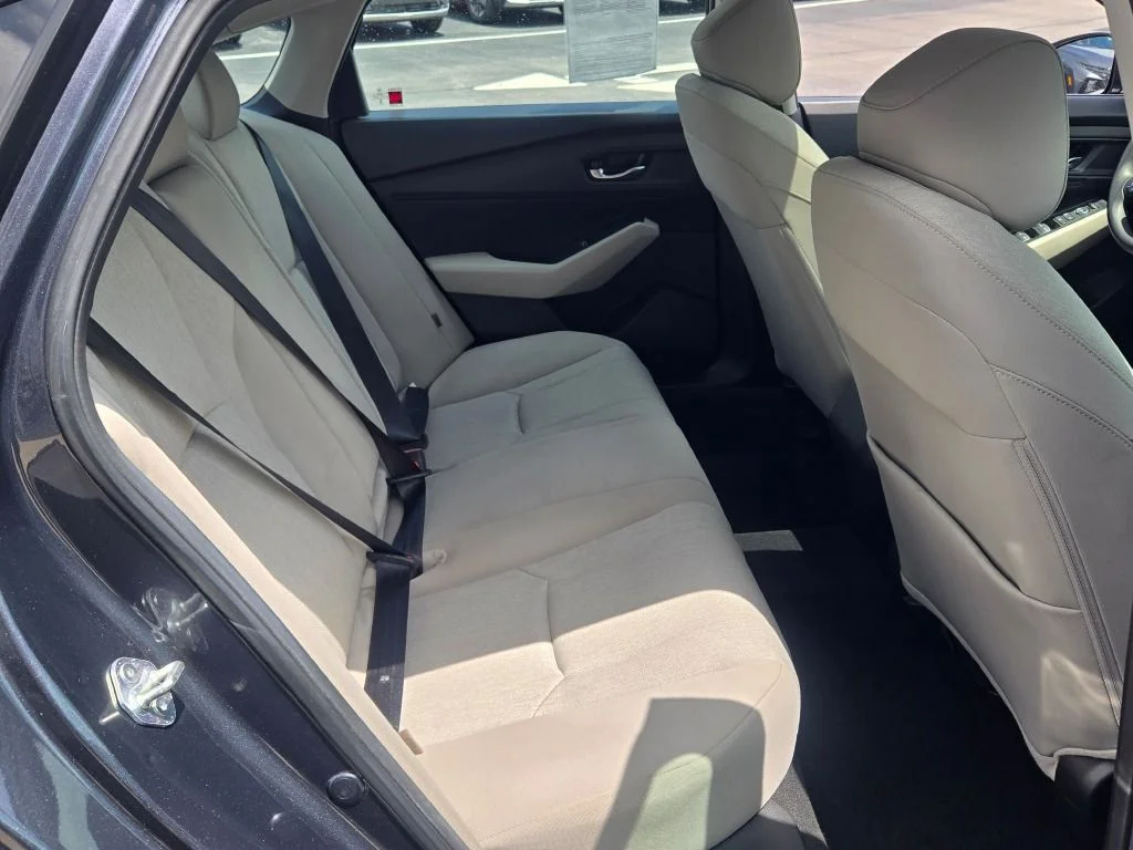 Used 2023  Honda EX image 10