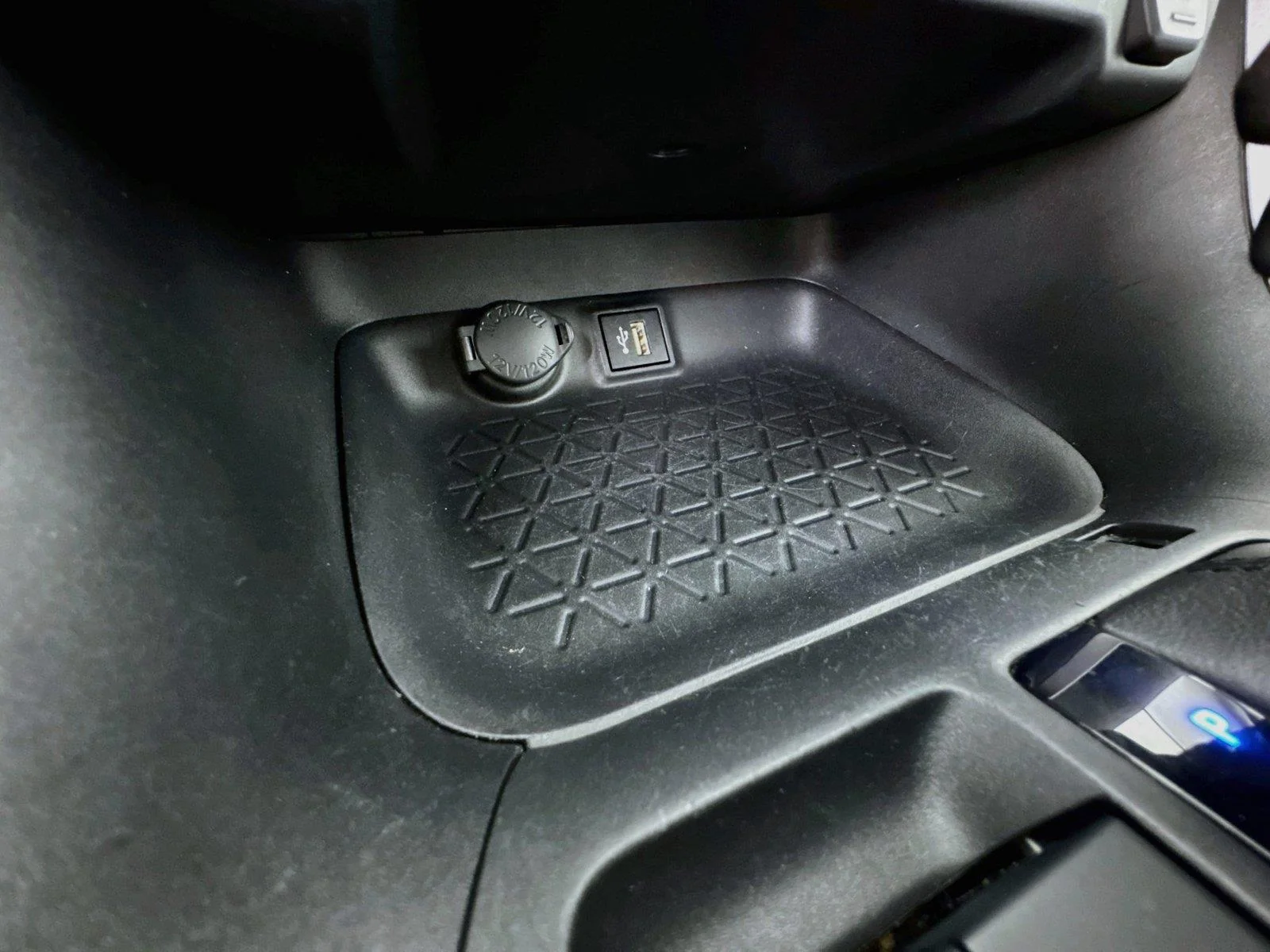 Used 2024 Magnetic Gray Metallic Toyota XLE image 31