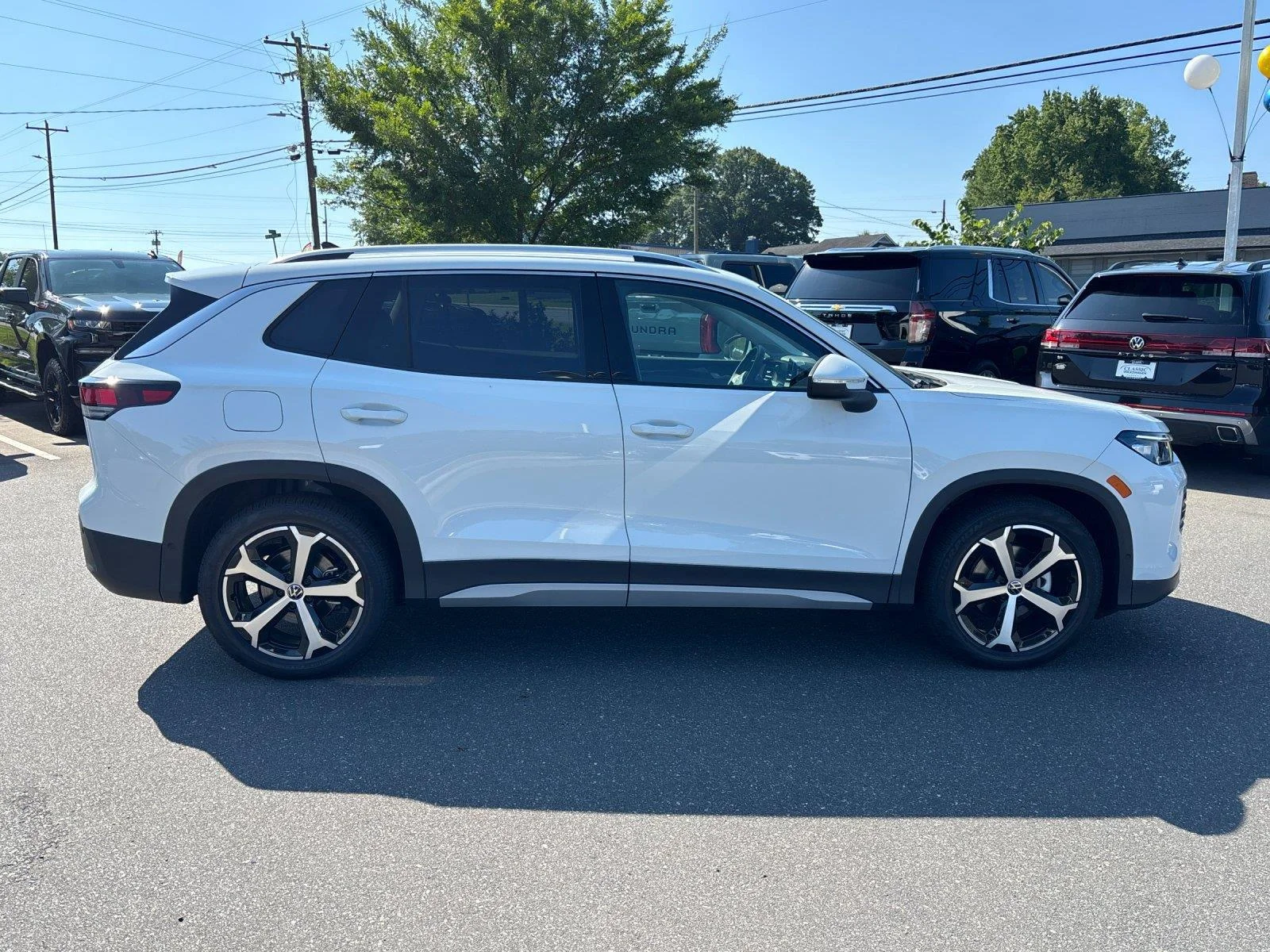 New 2026 Pure White Volkswagen SE image 6