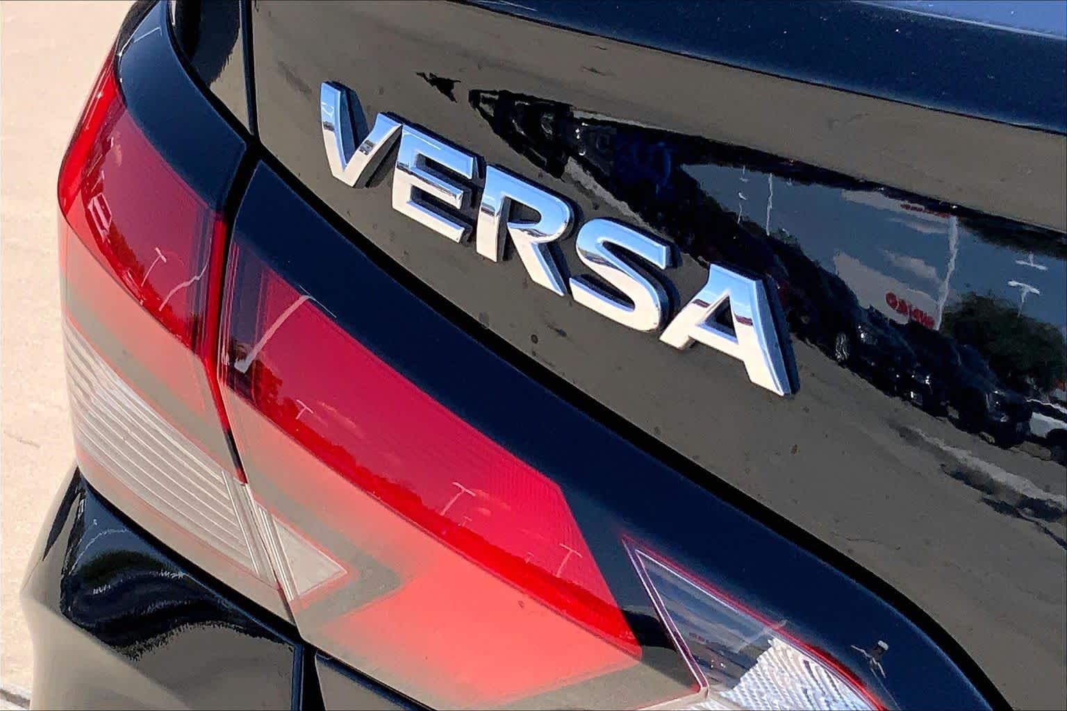 Used 2025 Super Black Nissan SV image 10