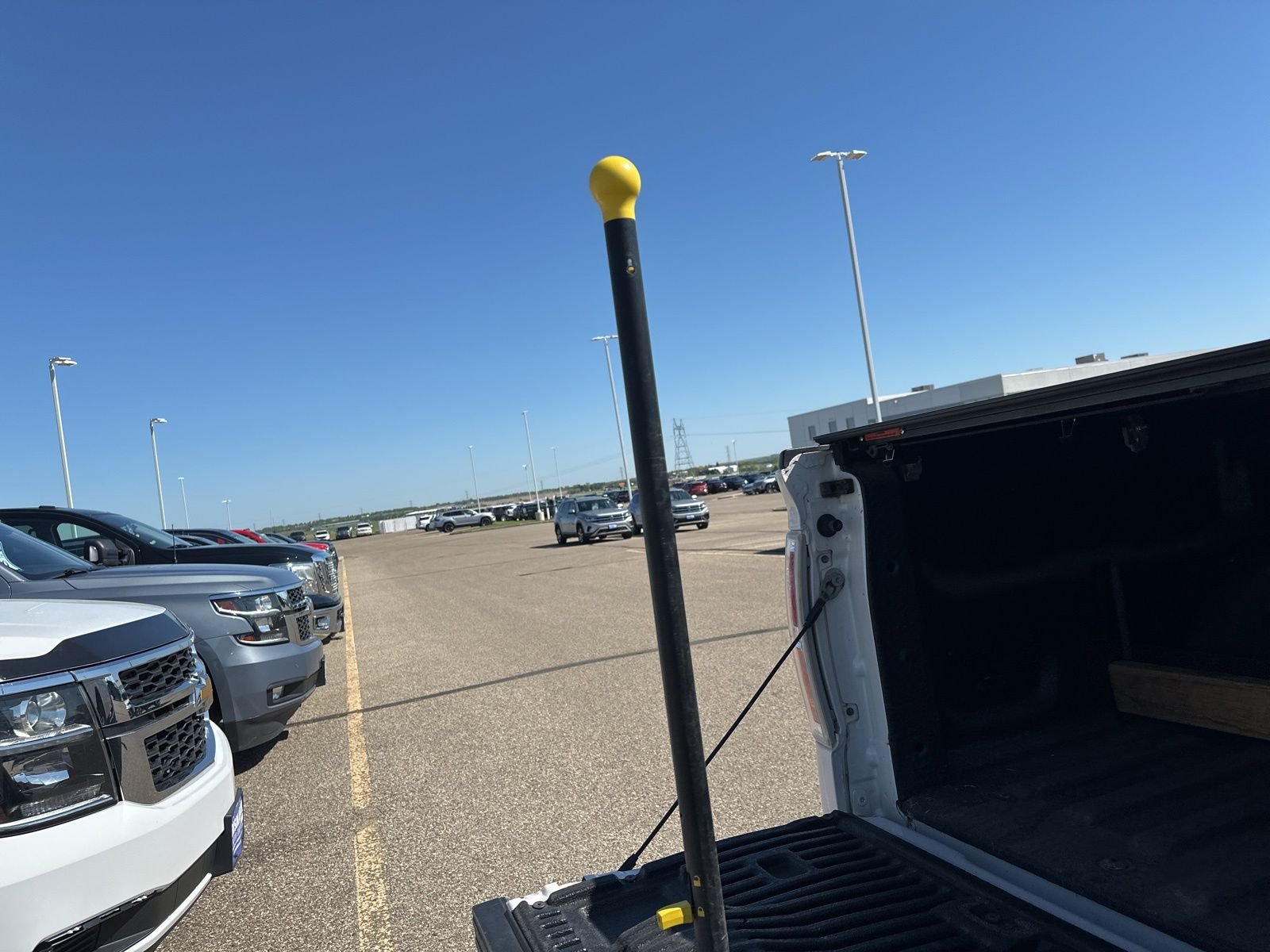 Used 2014 White Ford Lariat image 29