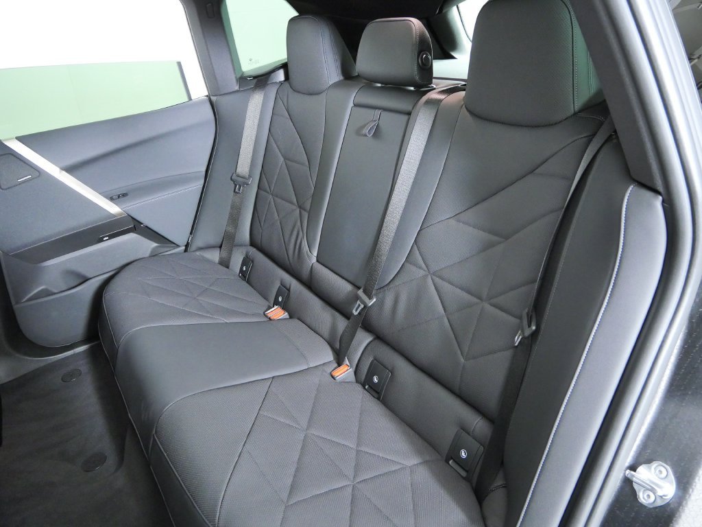 Used 2024 Black BMW xDrive50 image 30