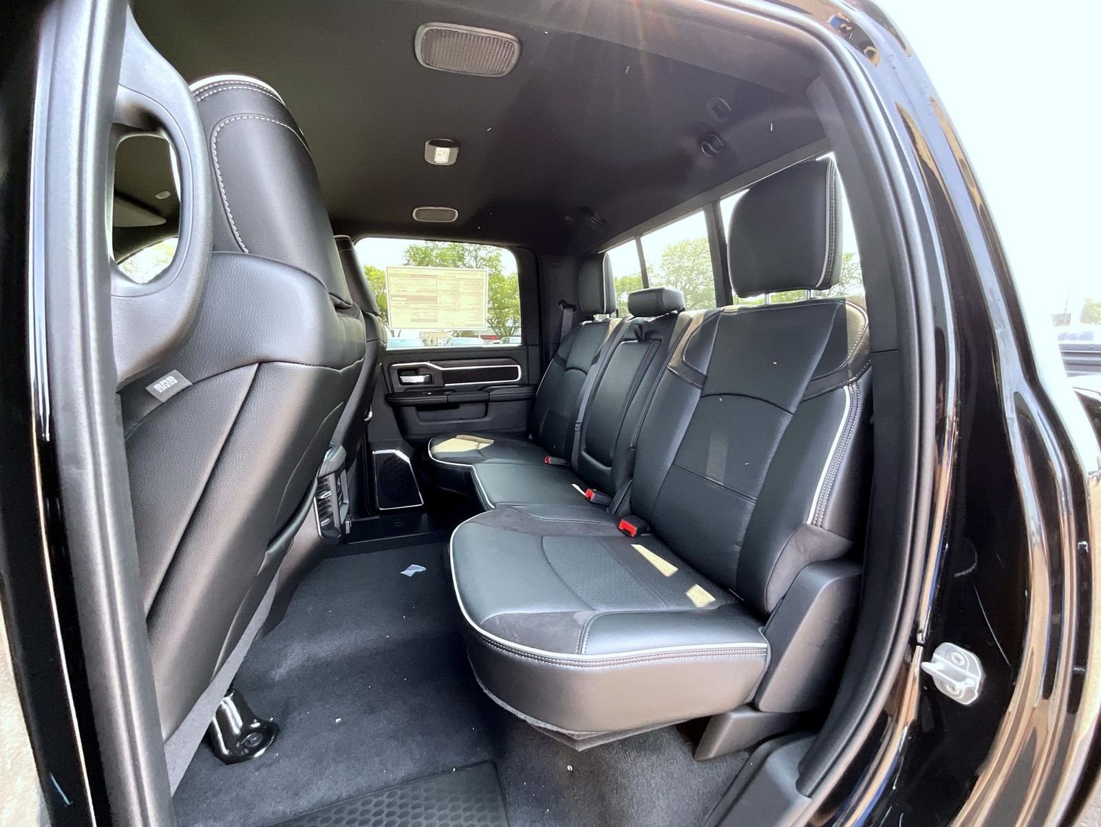 New 2026 Diamond Black Crystal Pearl-Coat Exterior Paint RAM Laramie image 12