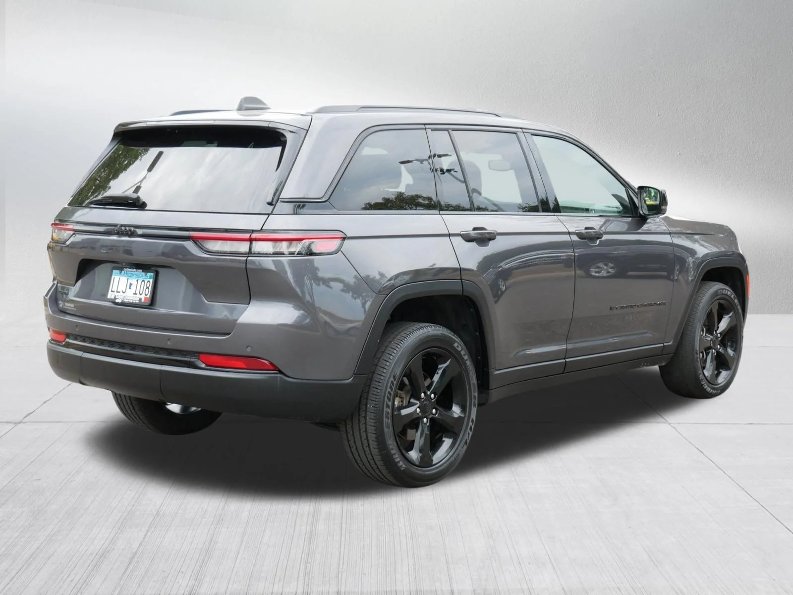 Used 2023 Baltic Gray Metallic Clearcoat Jeep Altitude X image 7